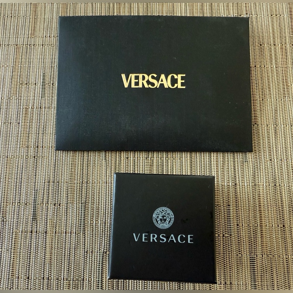 Versace gold-toned Medusa ring NWT - Picture 8 of 9